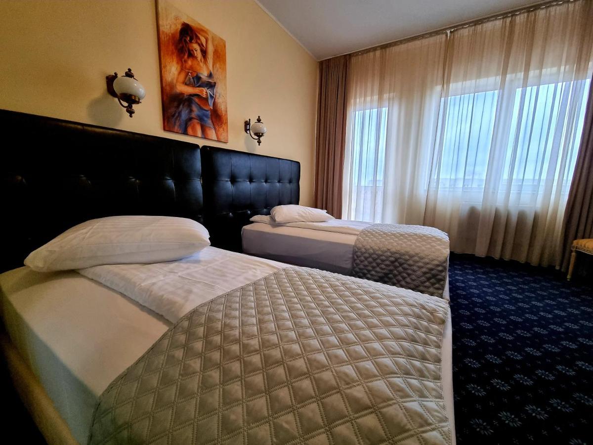 Hotel Coandi Arad Exterior foto