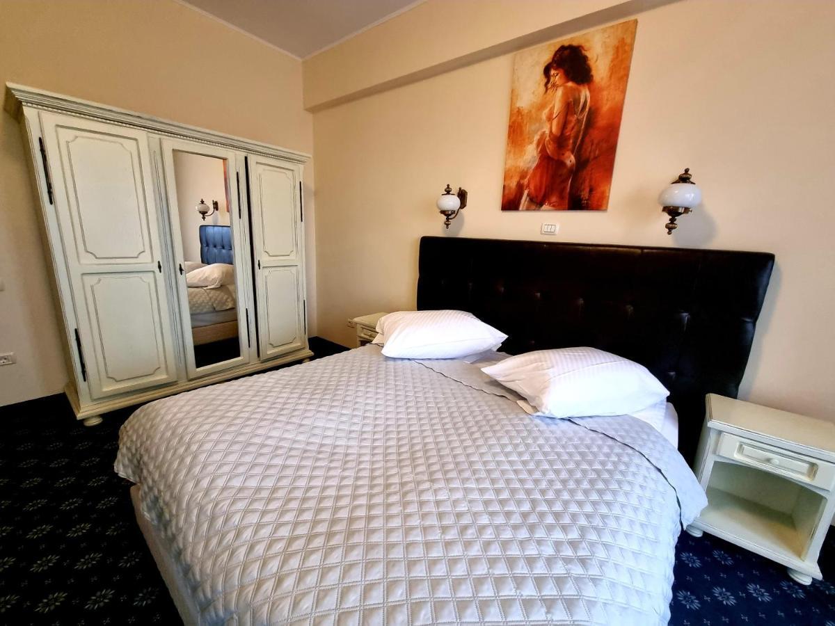 Hotel Coandi Arad Exterior foto